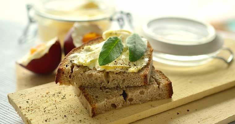 Vegan Black Bean and Quinoa Burgers