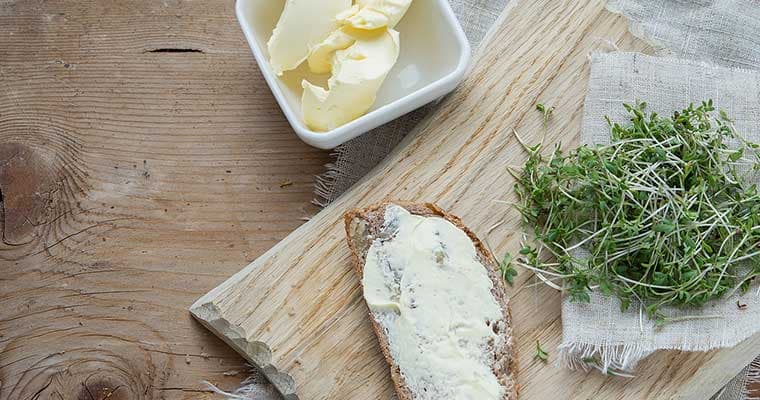 Vegan Roasted Red Pepper Hummus